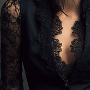 Adelmina | Blazer Nero con Maniche Semi-Trasparenti