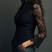Adelmina | Blazer Nero con Maniche Semi-Trasparenti