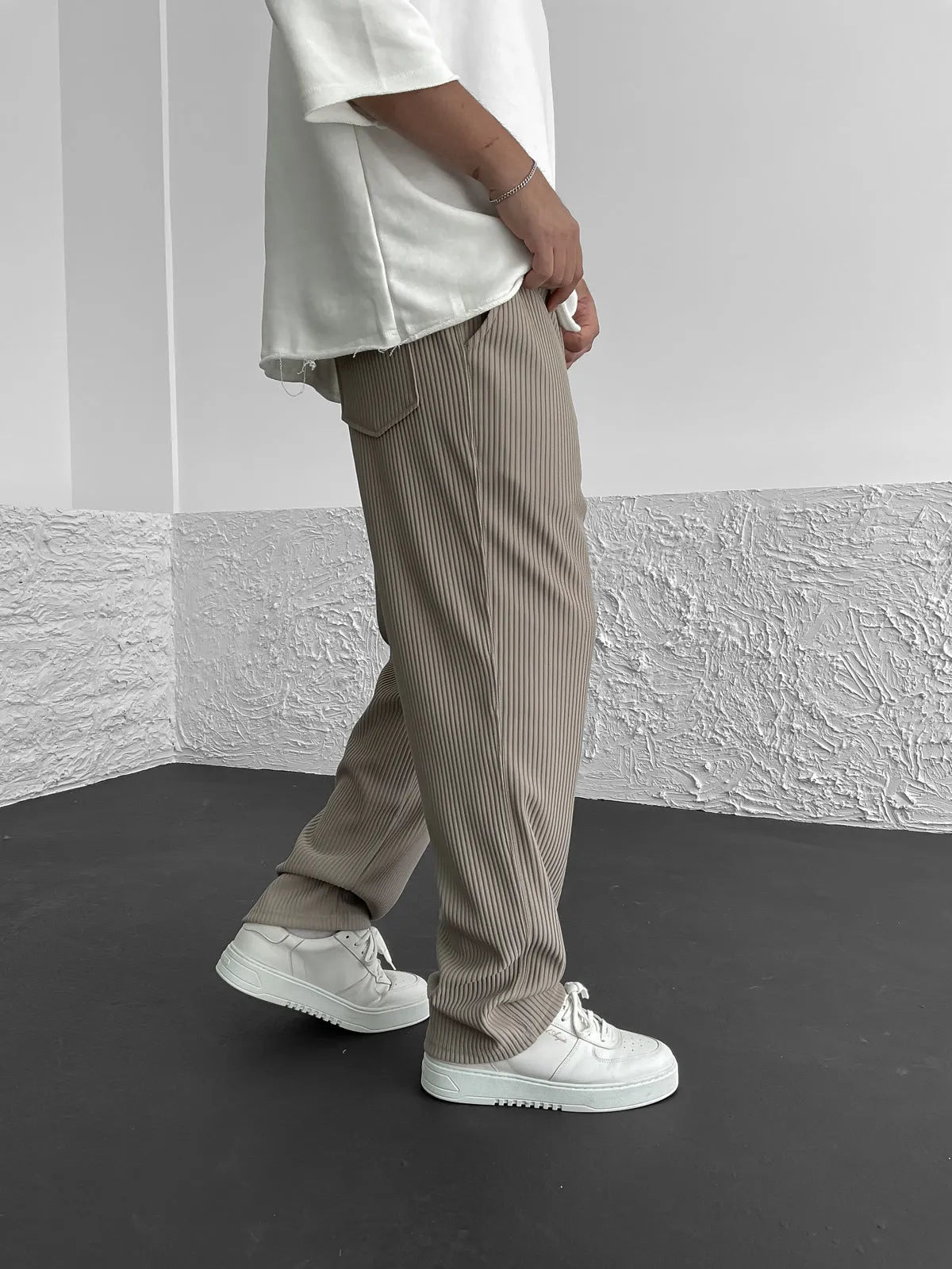 VYRO – Pantaloni a coste dalla vestibilità ampia