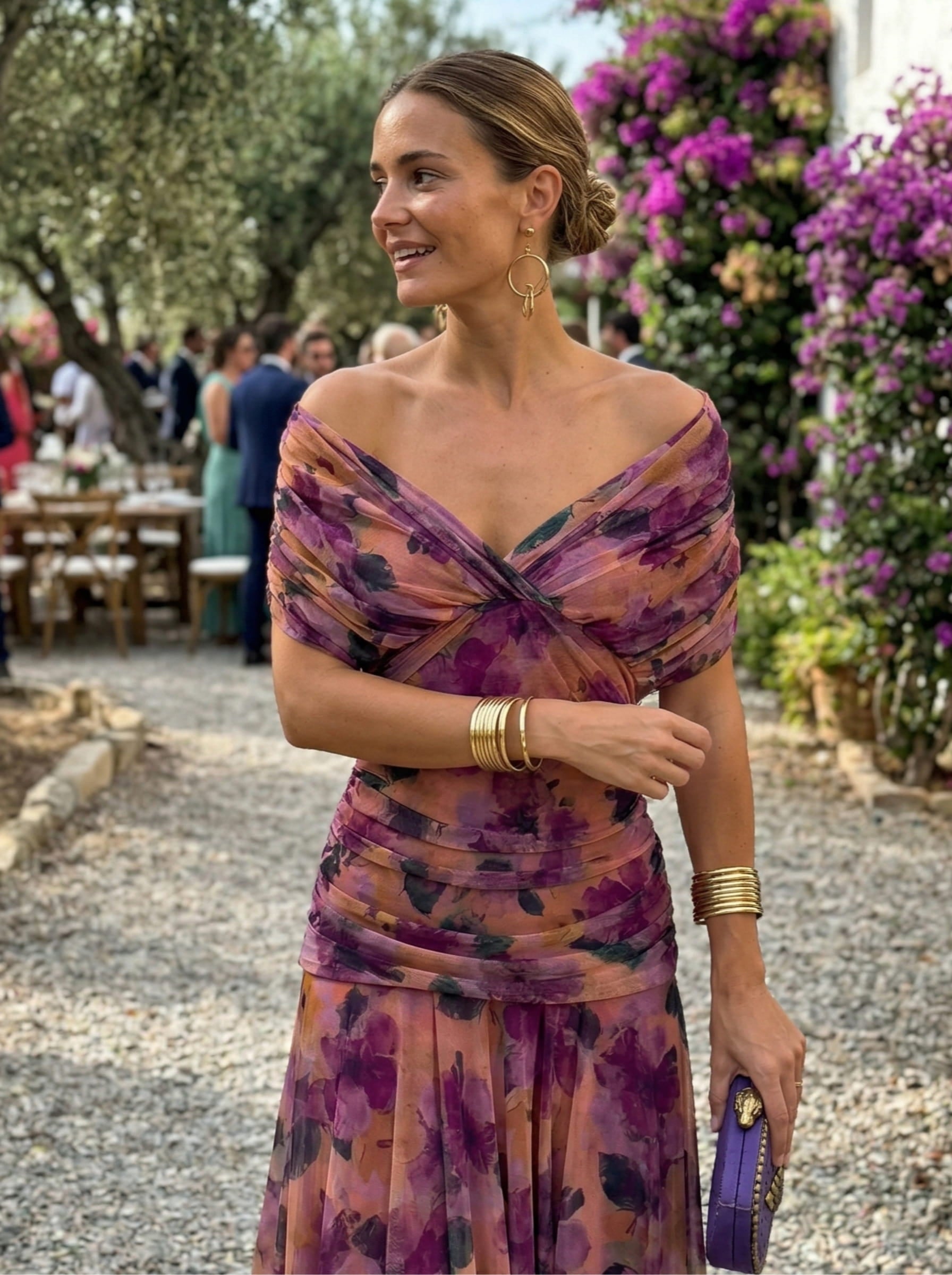 Adriana | Abito con spalle scoperte, eleganza sofisticata