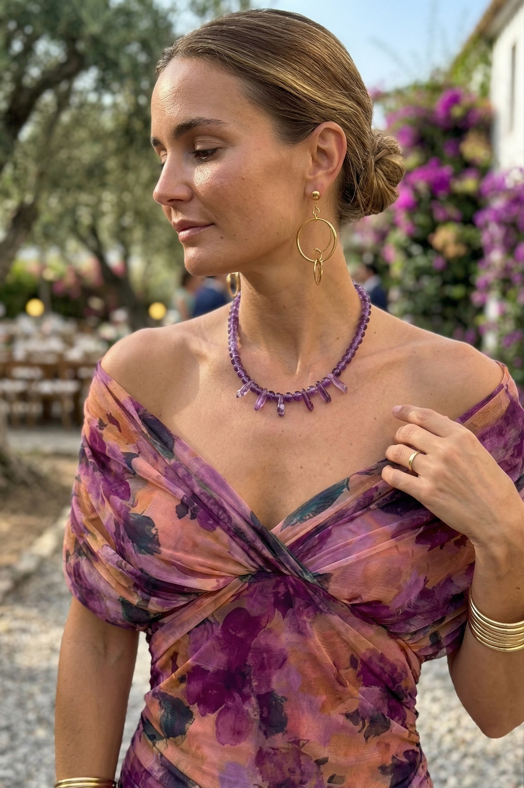 Adriana | Abito con spalle scoperte, eleganza sofisticata