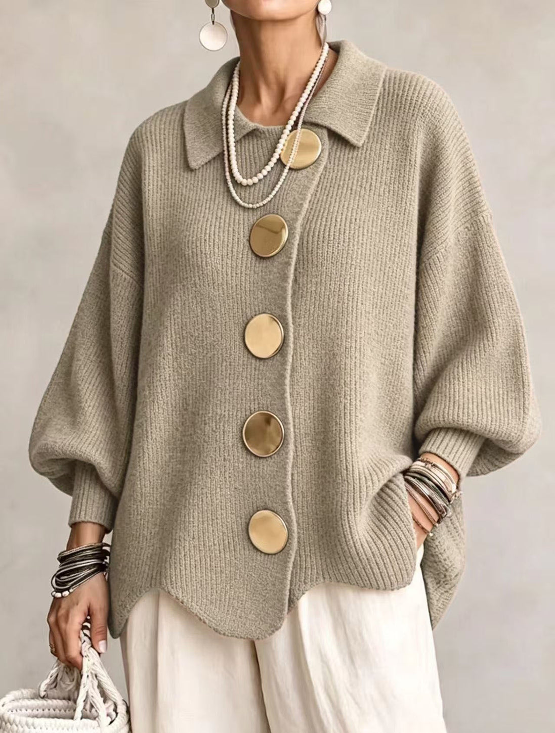 Solidea | Cardigan Oversize con Grandi Bottoni Dorati